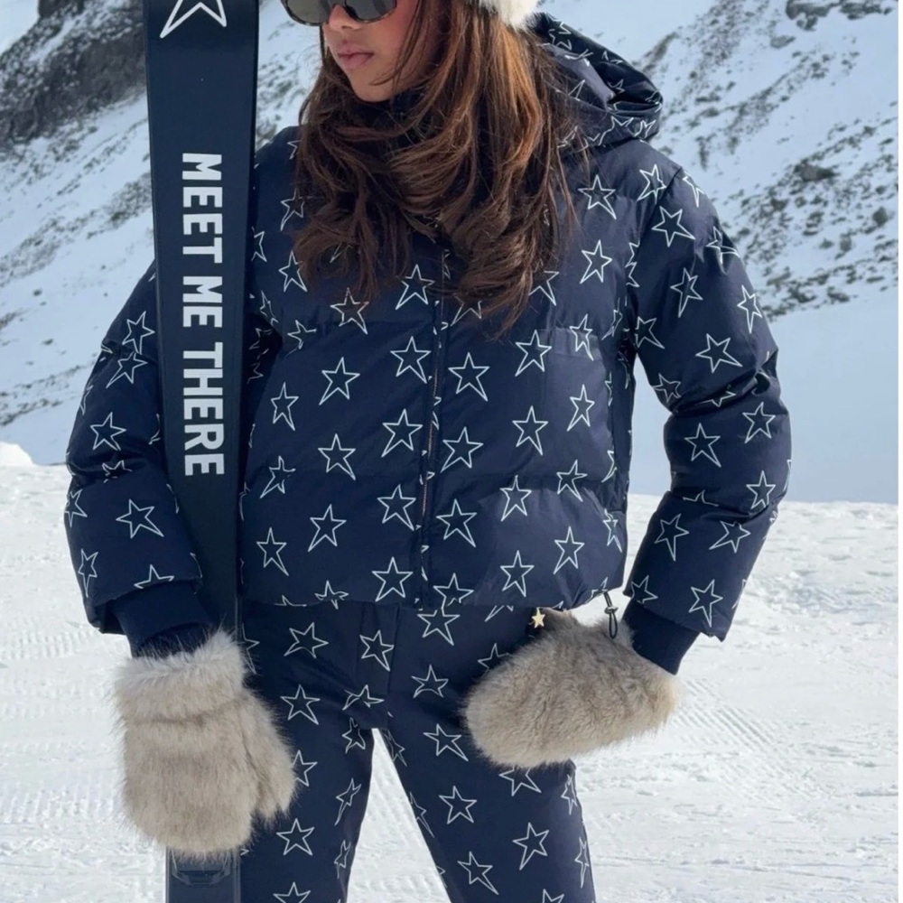 Star-Patterned Black Ski Jacket